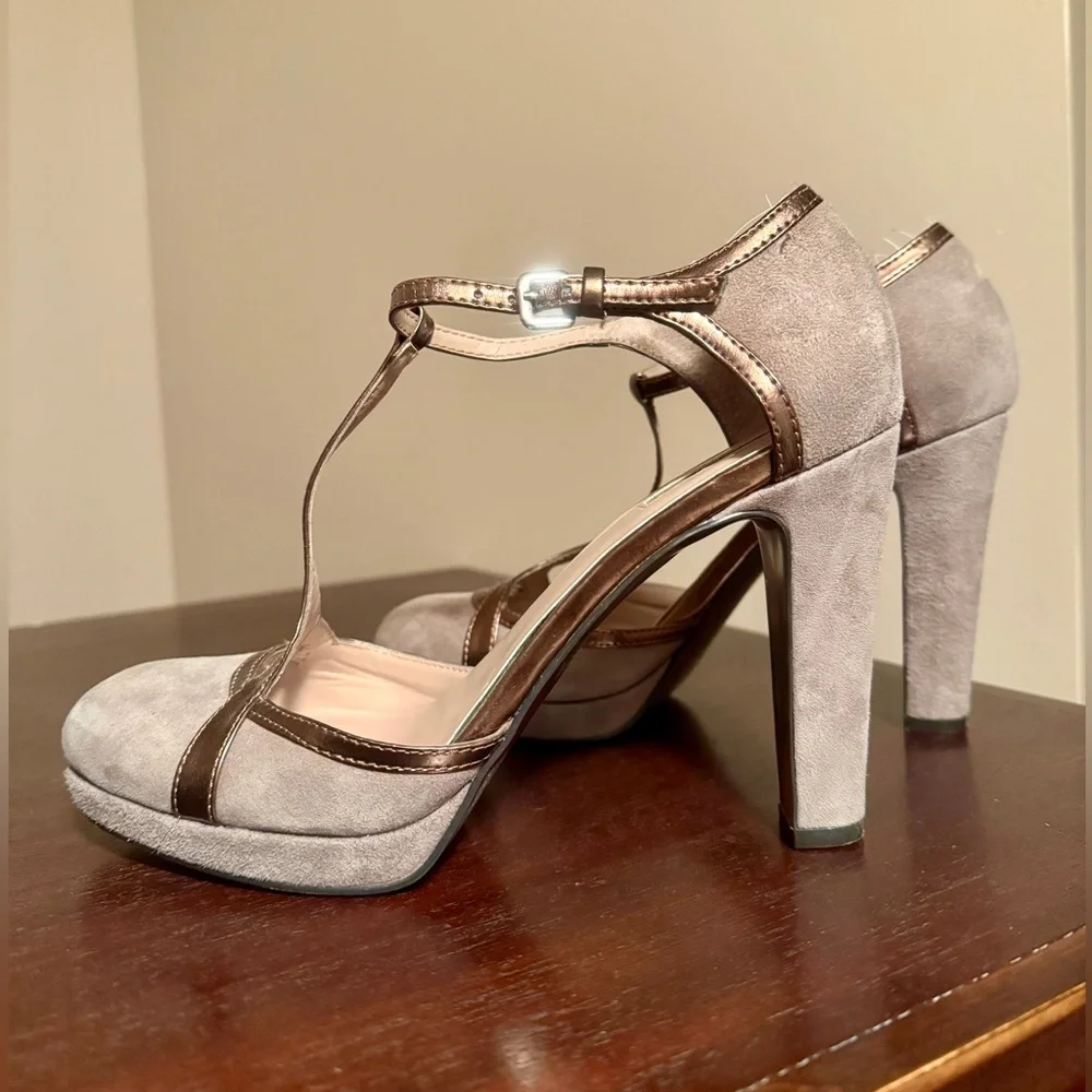 As New: Tahari Platform Heels - Picture 7 of 12